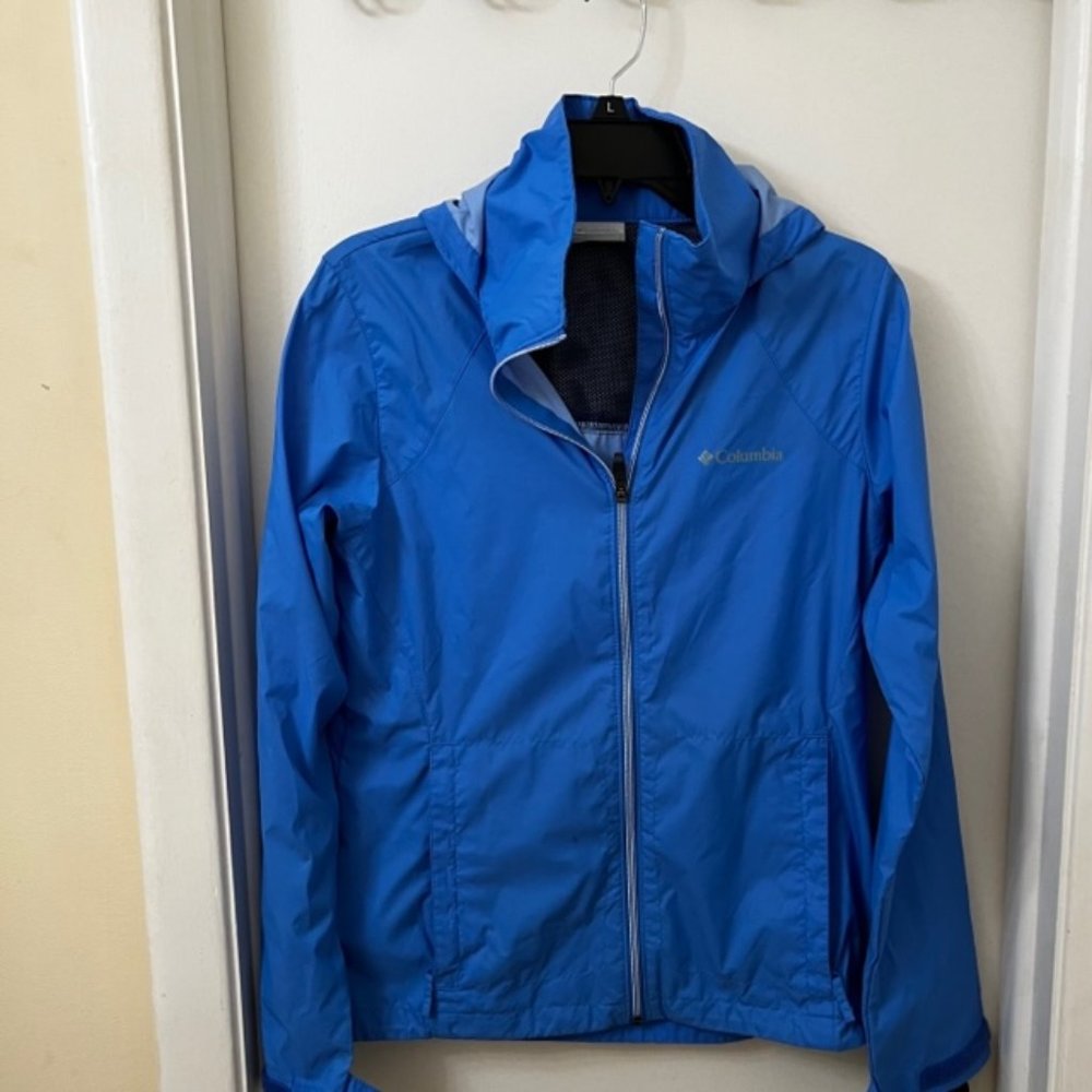 Columbia Women's Hooded Blue Classic nylon jacket, size small